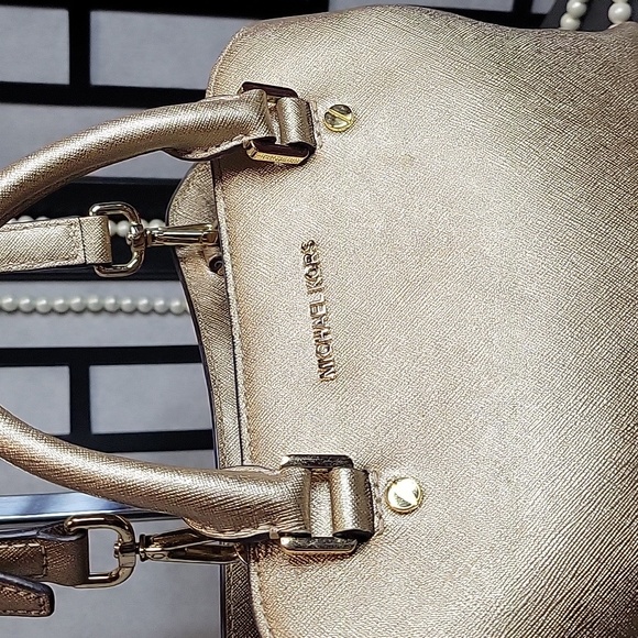 Michael Kors Metallic Golden Savannah Small Satchel with 🆕️MK Dust Bag - Picture 13 of 17